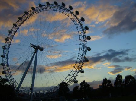 London_Eye_at_sunset